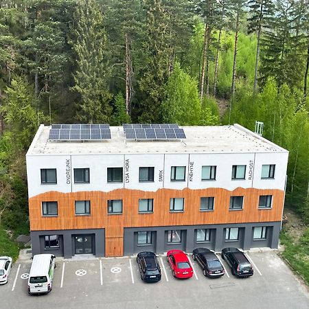 Beskydy House Hostel Roznov pod Radhostem Luaran gambar