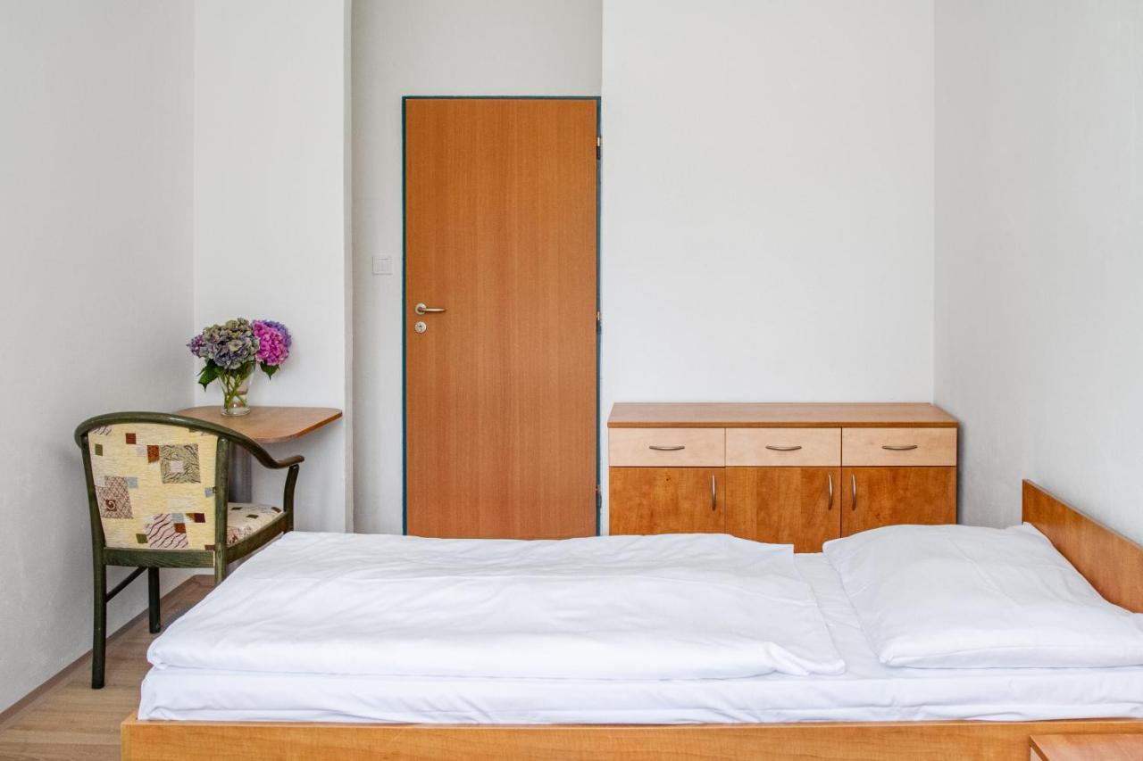 Beskydy House Hostel Roznov pod Radhostem Luaran gambar